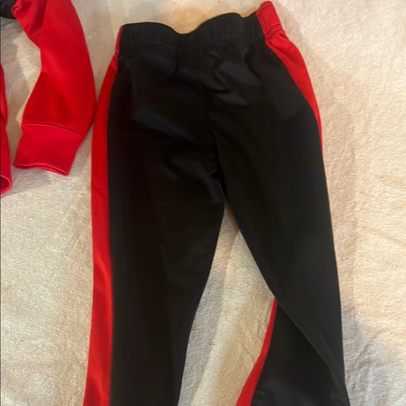 Nike Black and Red Athletic Set Kids 4T - Picture 10 of 11